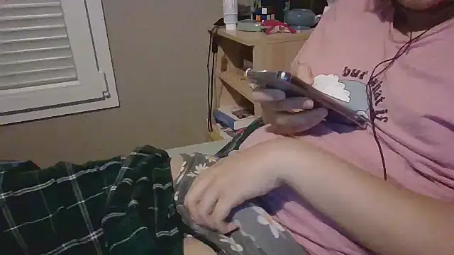 Snapshot of 19ansdejagrand chatting on 01/06/25, 04:13 19ansdejagrand online show from 01/06/25, 04:13