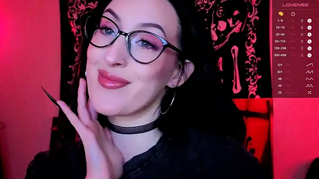 Miss Alice   online show from 10/19/25, 12:33