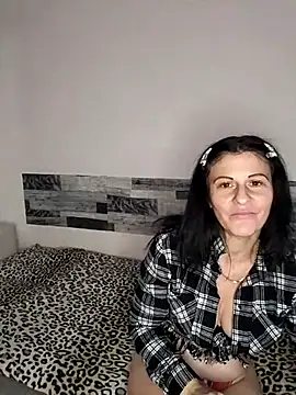 Snapshot of SEXYMIKY87 chatting on 02/17/25, 01:32 SEXYMIKY87 online show from 02/17/25, 01:32