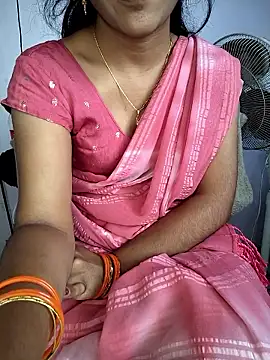 lovelygirl4567 online show from 11/11/25, 04:23