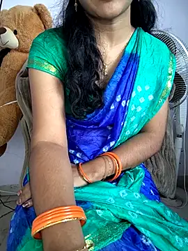 lovelygirl4567 online show from 11/15/25, 04:32