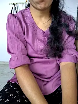 lovelygirl4567 online show from 12/15/25, 05:44