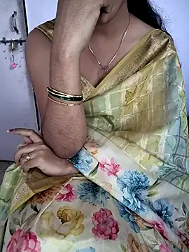 lovelygirl4567 online show from 02/03/26, 06:40