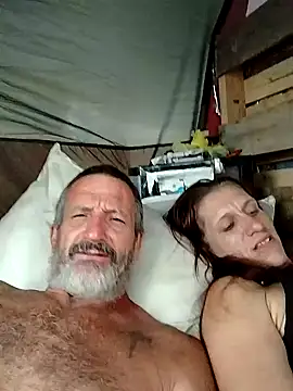 Snapshot of Cloudin_around chatting on 12/18/24, 01:23 Cloudin around online show from 12/18/24, 01:23