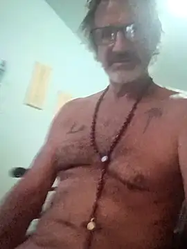 Snapshot of Cloudin_around chatting on 10/11/25, 07:34 Cloudin around online show from 10/11/25, 07:34