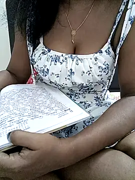 Snapshot of Tamil_Vishalini chatting on 04/25/26, 05:43 Tamil Vishalini online show from 04/25/26, 05:43