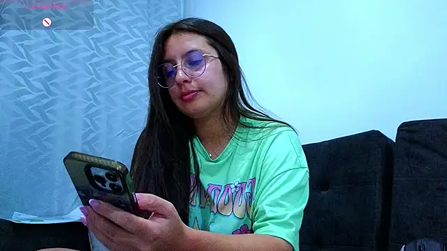 Snapshot of Gretta_Hot chatting on 02/18/25, 12:04 Gretta Hot online show from 02/18/25, 12:04