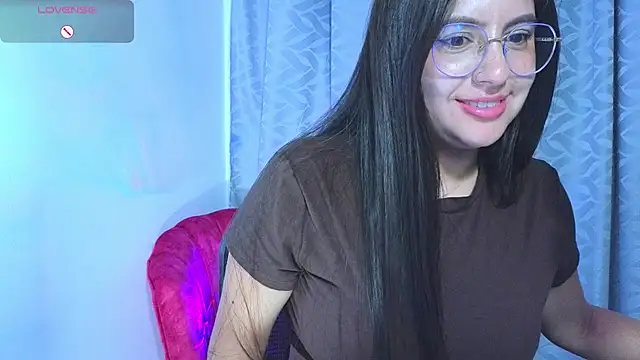 Snapshot of Gretta_Hot chatting on 03/12/25, 11:01 Gretta Hot online show from 03/12/25, 11:01