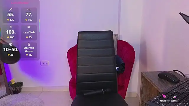 Snapshot of Gretta_Hot chatting on 09/17/25, 10:39 Gretta Hot online show from 09/17/25, 10:39