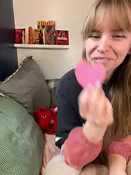 thigh hi online show from 01/21/25, 04:37