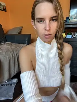 thigh hi online show from 10/13/25, 02:39