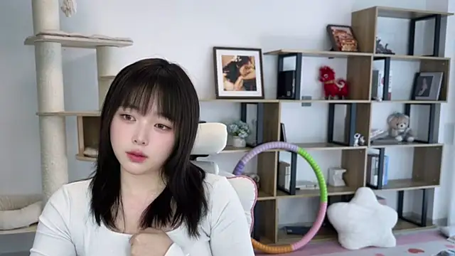 Chenjing0 online show from 04/15/26, 05:47