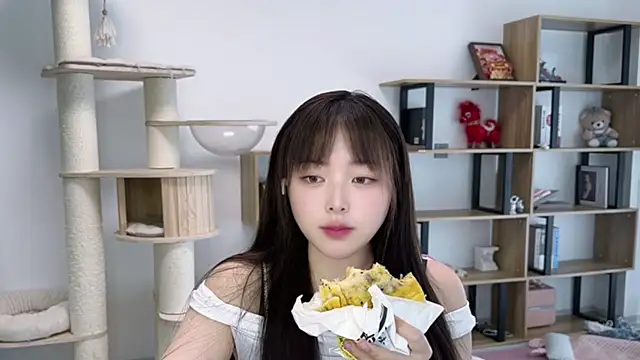 Snapshot of Chenjing0 chatting on 05/01/26, 05:01 Chenjing0 online show from 05/01/26, 05:01