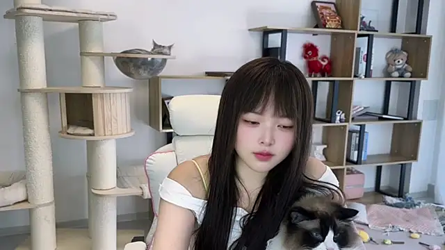 Snapshot of Chenjing0 chatting on 05/05/26, 07:27 Chenjing0 online show from 05/05/26, 07:27