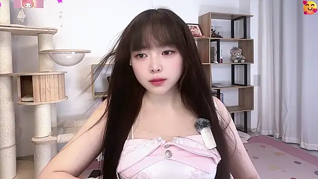 Snapshot of Chenjing0 chatting on 07/18/26, 12:53 Chenjing0 online show from 07/18/26, 12:53