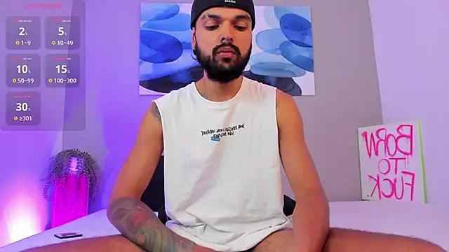 Snapshot of Emilio_Wolf chatting on 02/17/25, 09:30 Emilio Wolf online show from 02/17/25, 09:30