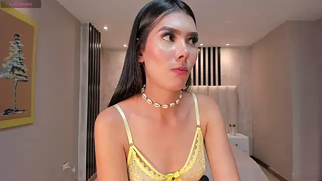 NiaSalvatore online show from 02/27/25, 10:31