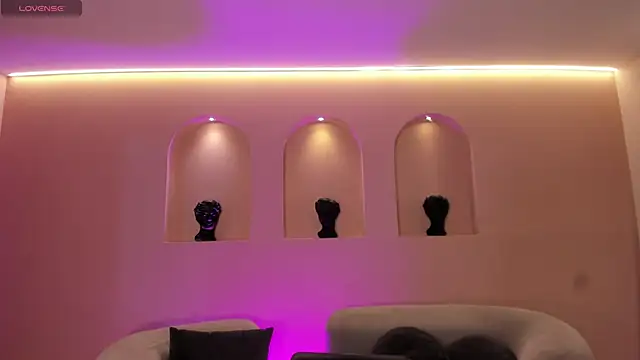 NiaSalvatore online show from 09/23/25, 08:34