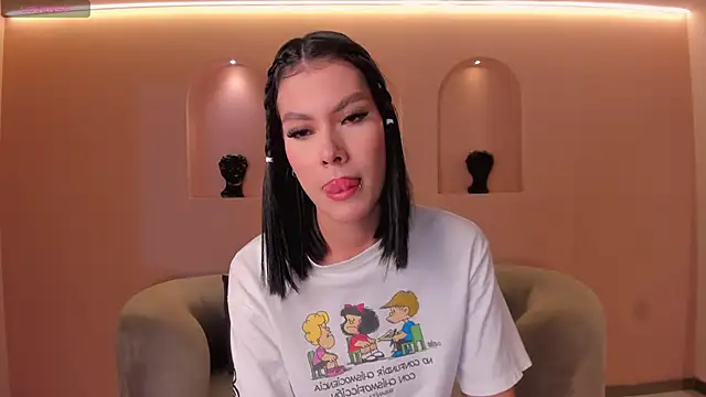 NiaSalvatore online show from 09/24/25, 06:22