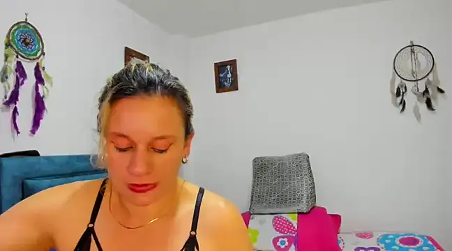 sofi saliva2511 online show from 03/06/25, 06:16