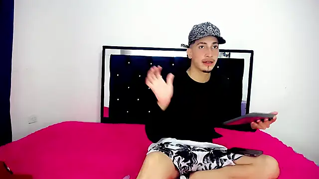 praty boy hot online show from 02/21/25, 01:22