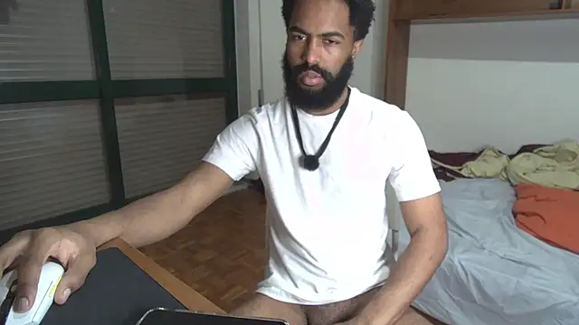 Snapshot of kevi_cocks chatting on 04/28/26, 05:40 kevi cocks online show from 04/28/26, 05:40