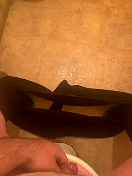 Snapshot of balint35 chatting on 10/23/25, 09:13 balint35 online show from 10/23/25, 09:13