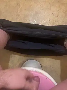 Snapshot of balint35 chatting on 02/17/26, 06:25 balint35 online show from 02/17/26, 06:25