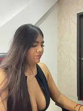 lia ros online show from 01/01/25, 03:23
