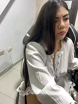 lia ros online show from 01/05/25, 05:09