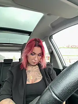 Snapshot of Mia-Fuchs chatting on 01/11/25, 01:53 Mia-Fuchs online show from 01/11/25, 01:53