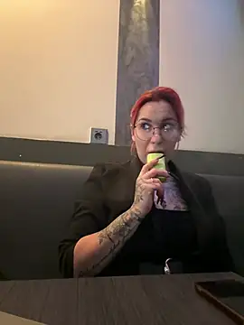 Snapshot of Mia-Fuchs chatting on 02/01/25, 03:50 Mia-Fuchs online show from 02/01/25, 03:50