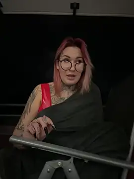 Snapshot of Mia-Fuchs chatting on 02/10/25, 11:34 Mia-Fuchs online show from 02/10/25, 11:34