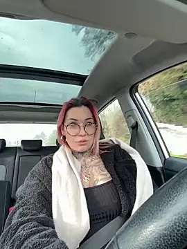 Snapshot of Mia-Fuchs chatting on 03/10/25, 08:15 Mia-Fuchs online show from 03/10/25, 08:15