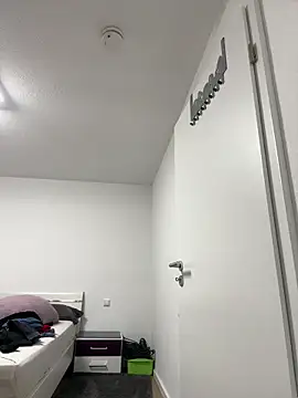 Snapshot of Mia-Fuchs chatting on 03/11/25, 08:09 Mia-Fuchs online show from 03/11/25, 08:09