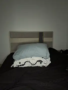 Snapshot of Mia-Fuchs chatting on 03/15/25, 10:22 Mia-Fuchs online show from 03/15/25, 10:22