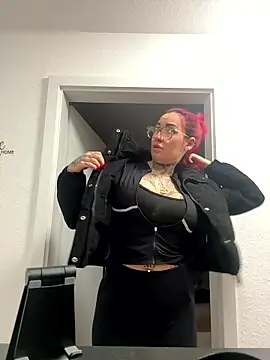 Snapshot of Mia-Fuchs chatting on 01/07/26, 12:51 Mia-Fuchs online show from 01/07/26, 12:51