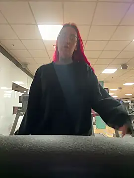 Snapshot of Mia-Fuchs chatting on 02/18/26, 10:28 Mia-Fuchs online show from 02/18/26, 10:28