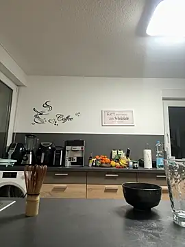 Snapshot of Mia-Fuchs chatting on 04/02/26, 11:02 Mia-Fuchs online show from 04/02/26, 11:02