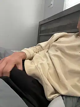 Snapshot of leisurelycriminal chatting on 10/13/25, 04:40 leisurelycriminal online show from 10/13/25, 04:40