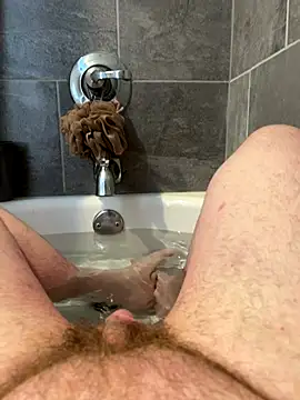 Snapshot of Ucsamiam chatting on 09/18/25, 10:12 Ucsamiam online show from 09/18/25, 10:12