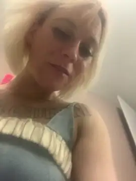 Snapshot of XxxDRAMAxxX chatting on 03/12/25, 04:19 XxxDRAMAxxX online show from 03/12/25, 04:19