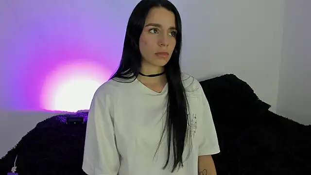 Laurensmith9 online show from 11/13/25, 08:19