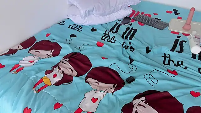 Laurensmith9 online show from 12/13/25, 07:53