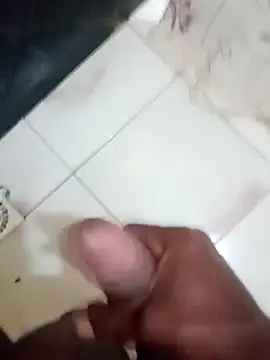 Snapshot of rodrig2107 chatting on 02/08/26, 12:14 rodrig2107 online show from 02/08/26, 12:14