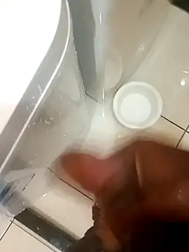 Snapshot of rodrig2107 chatting on 02/25/26, 12:53 rodrig2107 online show from 02/25/26, 12:53