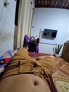 safadinho318 online show from 12/21/25, 05:14