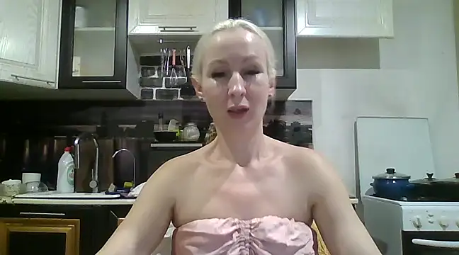 Snapshot of Mariana_har777 chatting on 01/08/25, 07:45 Mariana har777 online show from 01/08/25, 07:45