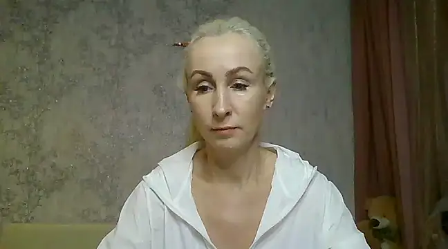 Snapshot of Mariana_har777 chatting on 01/10/25, 08:37 Mariana har777 online show from 01/10/25, 08:37