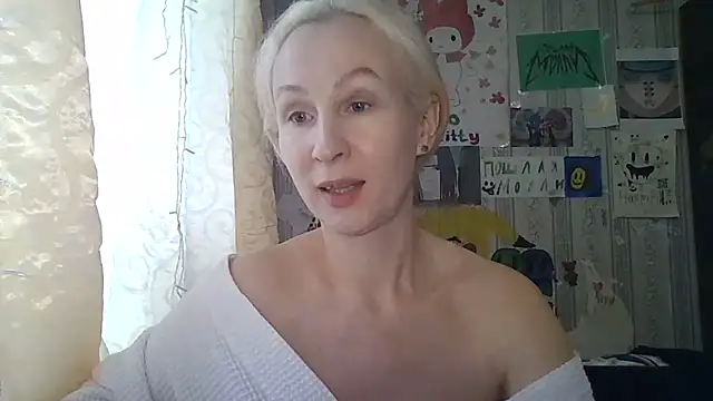 Snapshot of Mariana_har777 chatting on 03/01/25, 12:01 Mariana har777 online show from 03/01/25, 12:01